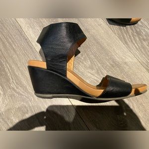 Rarely worn Bueno black wedges size 36.